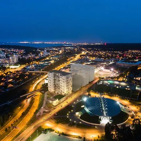 Trendy Modern Tower With Private Parking Space 4* Gdynia