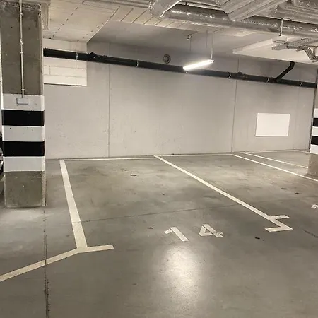 Aparthotel Trendy Modern Tower With Private Parking Space Gdynia